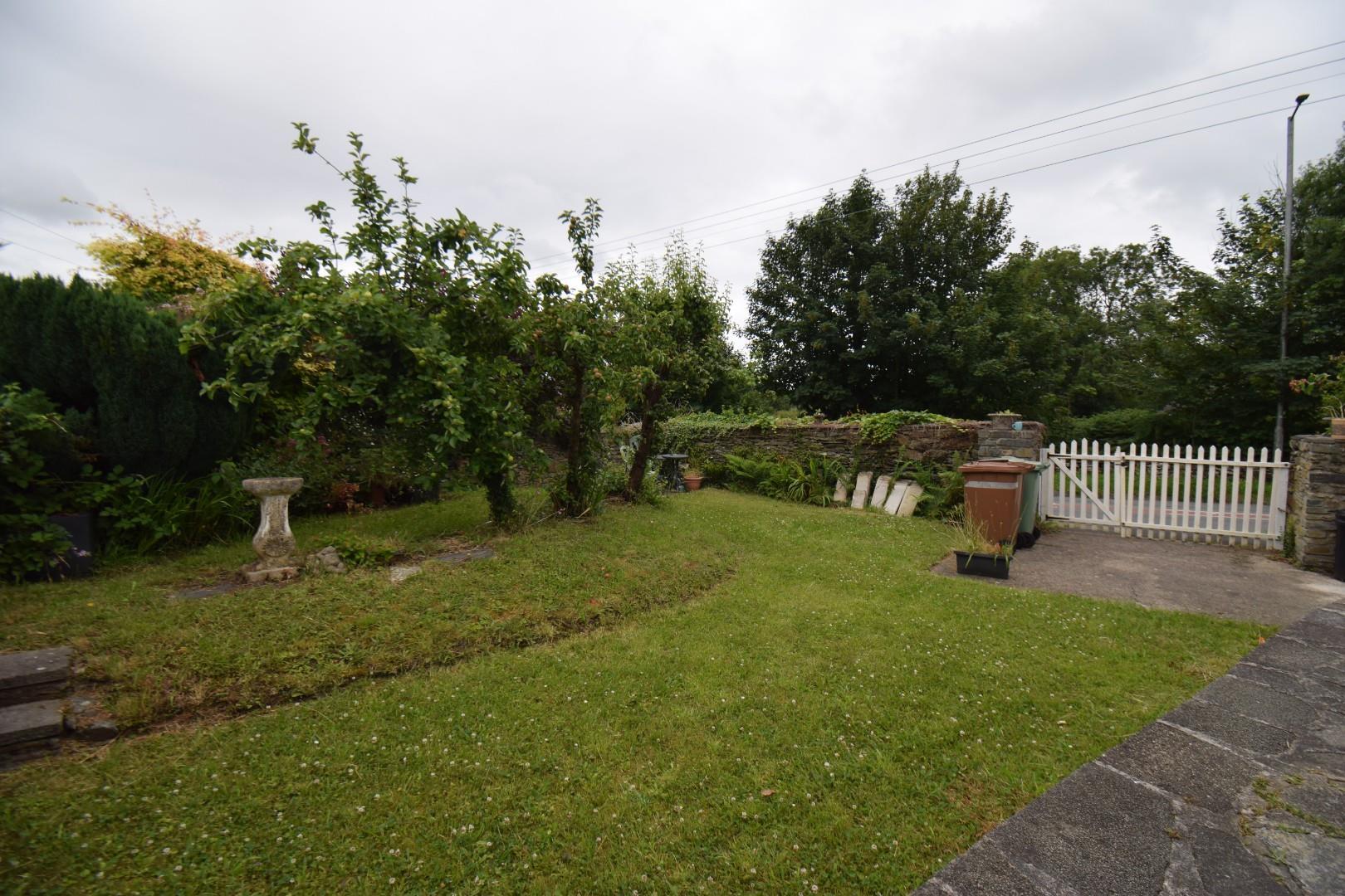 Side Garden.JPG